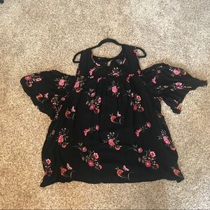🦄PRICE DROP🦄 Floral Cold Shoulder Top
